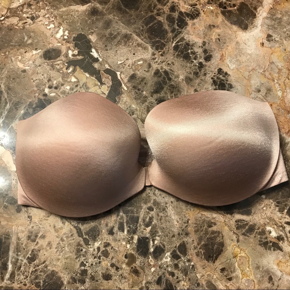 Victoria’s Secret strapless bra